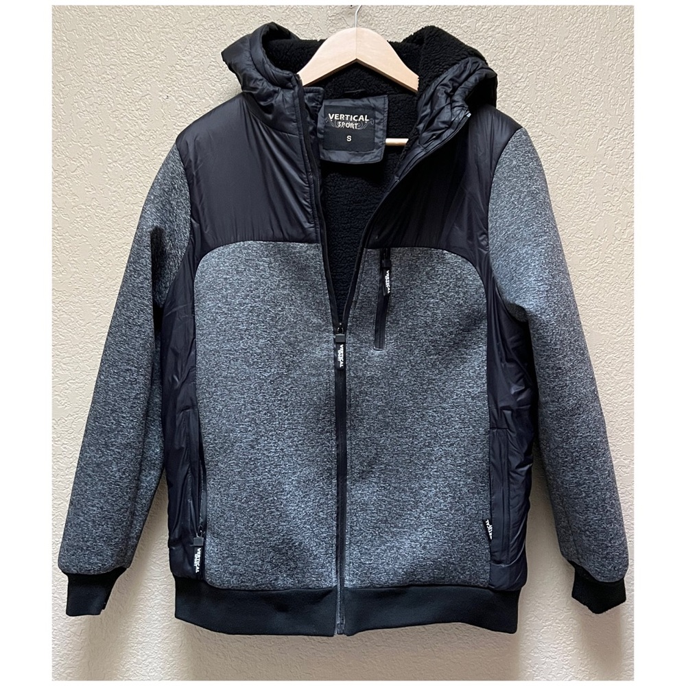 Vertical Sport Men’s Zip Up Jacket Size Small